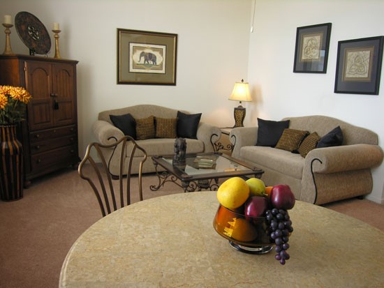 United Jewelers Apartments